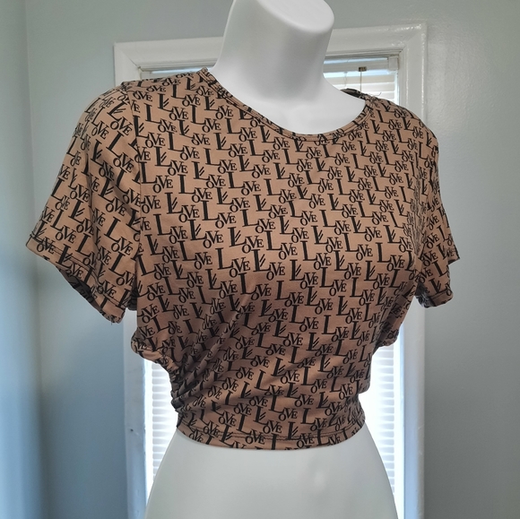 LOVE J cropped multi-printed love top - Picture 1 of 6